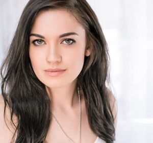 Julia Maxwell date of birth is April 29 1989