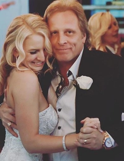 Mandy Hansen with her dad Sig Hansen on her wedding day